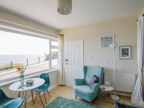 Comfortable studio accommodation | Beachside Bluff - Shanklin Chine Apartments, Shanklin
