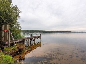 Cloud, Water, Sky, Plant, Natural Landscape, Lake, Wood, Watercourse, Bank