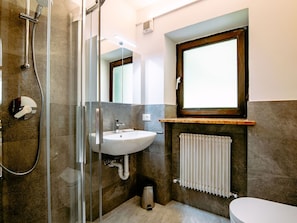 Spiegel, Armatur, Zapfhahn, Sinken, Bad Sink, Badezimmer, Gebäude, Interior Design, Beleuchtung, Fussboden