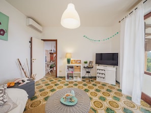 Eigentum, Grün, Dekoration, Tabelle, Holz, Interior Design, Wohnzimmer, Flooring, Gebäude, Fussboden