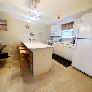 Kitchen with full size appliances 