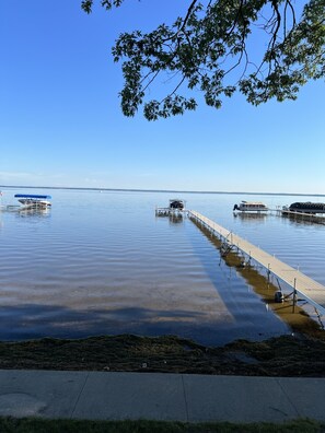 Long dock, shallow, sandy area for kids to play 