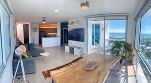 Dining room / Comedor 