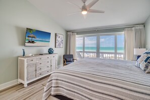 Master Bedroom With Ocean Views - King Bed