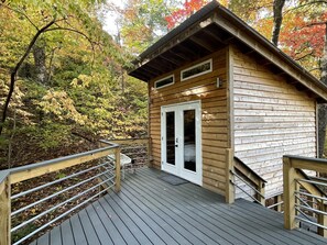 Treehouse bedroom Deck