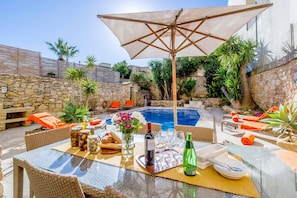 Villas in Gozo with pool
