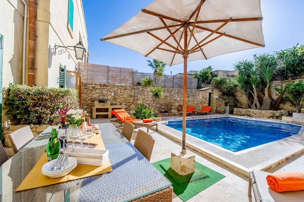 Malta holiday villa with pool