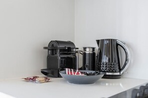Kaffee und/oder Kaffeemaschine