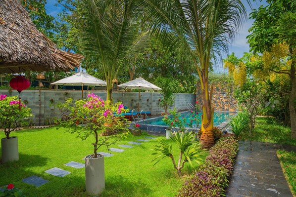 Garden- Pool view