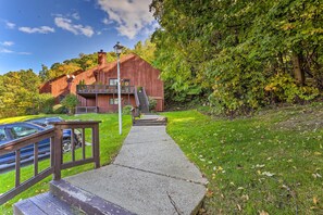 Condo Exterior | Pet Friendly w/ Fee | ~ 2 Mi to Mountain Creek Waterpark
