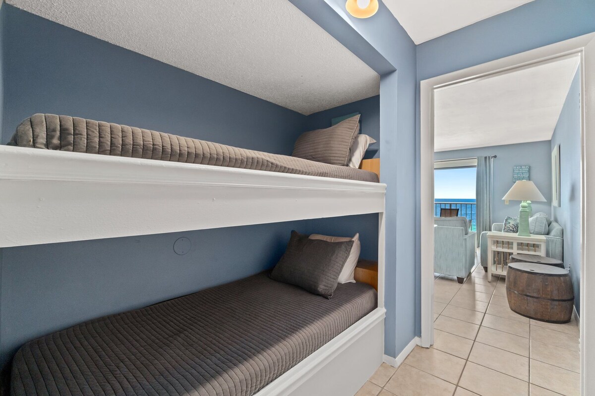 1 Bedroom @ Summit recently renovated!
