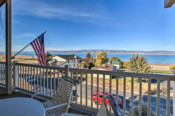 Fish Haven Vacation Rental | 4BR | 2BA | 2,500 Sq Ft | Stairs Required