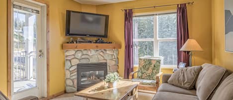 Alpine Adventure is a Bright and Cozy, Top Floor Creekside Condo! 