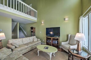 Living Room | Main Level | Smart TV | Central Heat