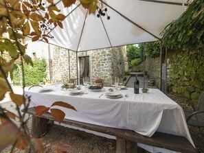 Table, Propriété, Meubles, Plante, Nappe De Table, Ombre, Décoration, Vaisselle, Design Intérieur, Chaise