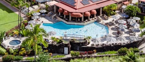 Kona Coast Resorts main pool and restaurant