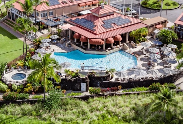 Kona Coast Resorts main pool and restaurant