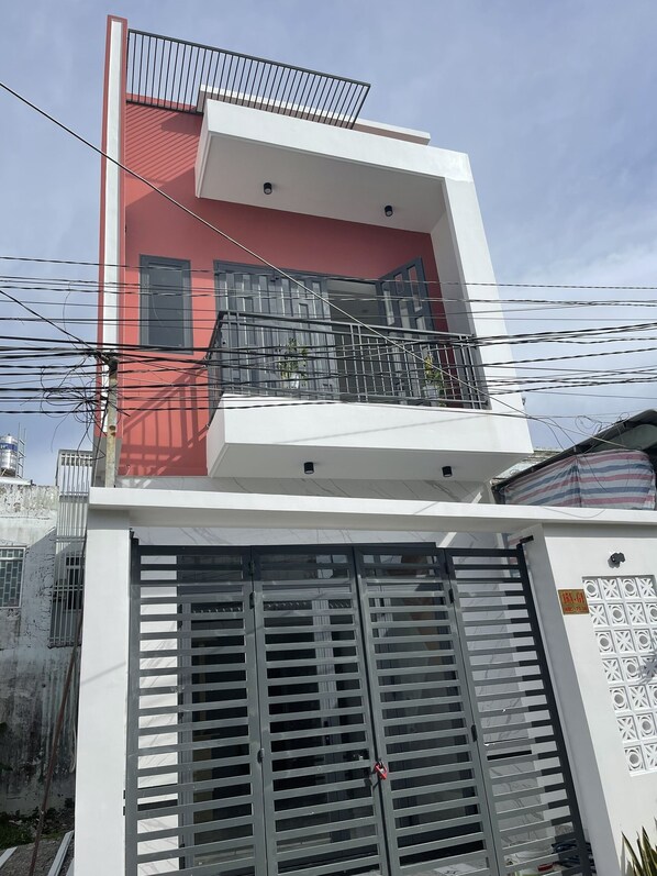 Nhà mới đẹp, tiện nghi, thích hợp cho gia đình, nhóm bạn cùng nhau đi du lịch