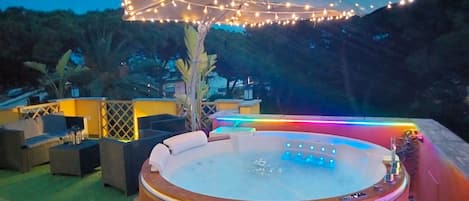 Bain à remous extérieur