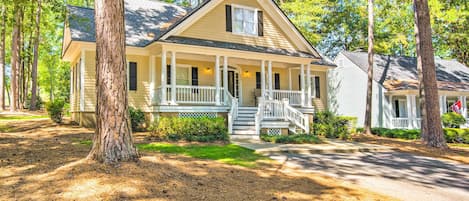 Eatonton Vacation Rental | 4BR | 3.5BA | Stairs Required | 1,800 Sq Ft