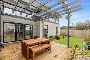 Holiday at ‘Lonsdale Shores’, with sun-drenched outdoor living