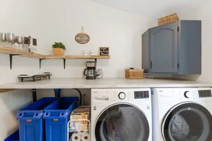 Full sized washer and dryer, microwave, blender, coffeemaker, toaster and kettle