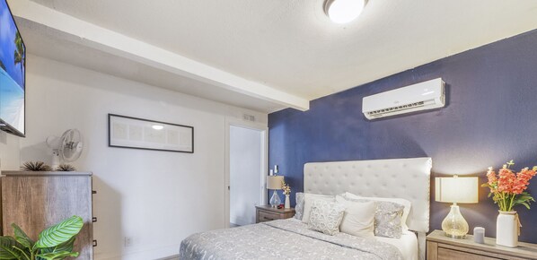 Bedroom with queen bed