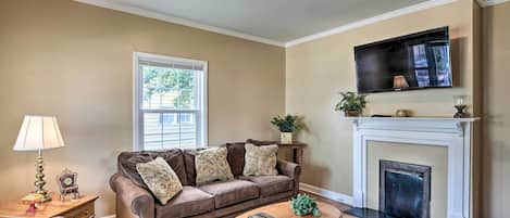 Greenville Vacation Rental | 3BR | 1BA | 1,200 Sq Ft | Stairs Required