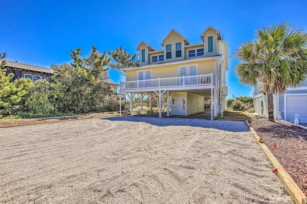 Holden Beach Vacation Rental | 6BR | 4.5BA | 2,800 Sq Ft | Steps Required