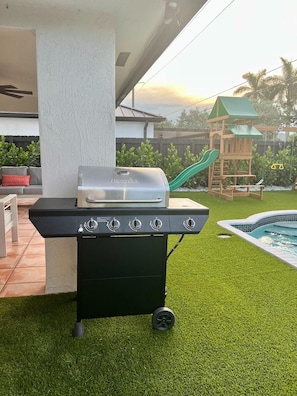 Casa Bongos Miami/ Backyard/ BBQ