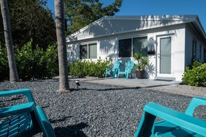 Private front yard enclosure