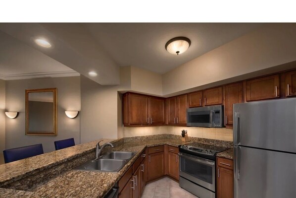 Full kitchen