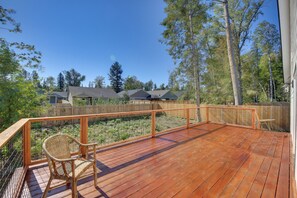 Large Deck | Single-Story Home | No A/C