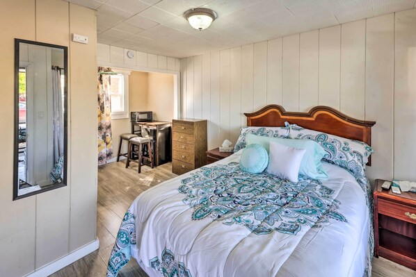 La Grande Vacation Rental | Studio | 1BA | 400 Sq Ft | Step-Free Access