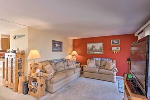 Living Room | Lakefront Home | Pets Welcome w/ Fee