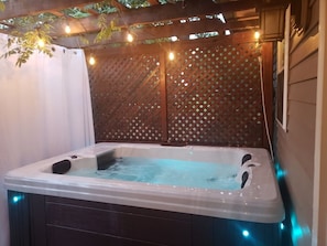 Hot Tub for 2! Enjoy and relax!