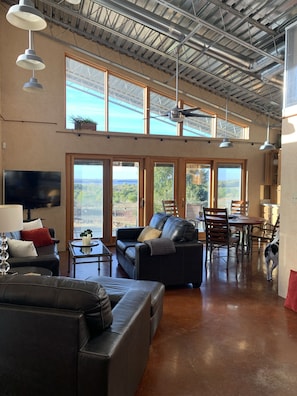 Upper level living/dining room