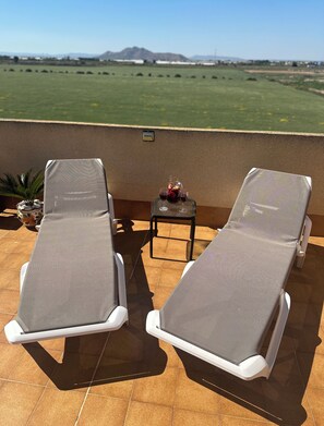 Large solarium to enjoy an afternoon Sangria