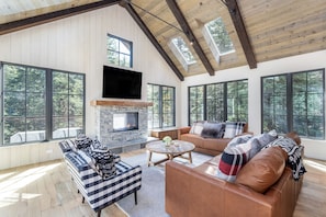 2.0-mountain-modern-rustic-mountain-village-living-room1