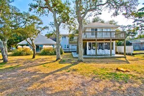 Guest House to the Right