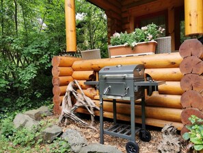 Holzkohlegrill um den gemütlichen Abend zu vollenden