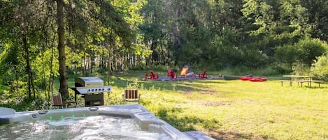 Bañera de hidromasaje al aire libre