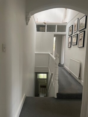 A view to the entrance hallway.