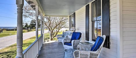Currituck Vacation Rental | 3BR | 1BA | Stairs Required | 1,100 Sq Ft