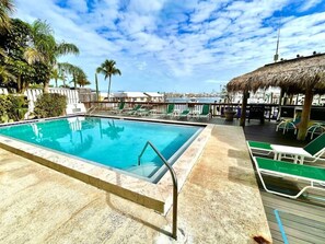 Heated pool & tiki bar