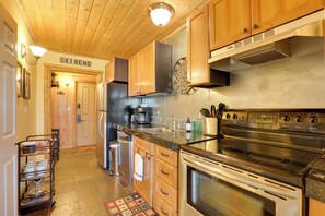 Kitchen | Cooking Basics | Coffee Maker | Paper Towels/Trash Bags Provided