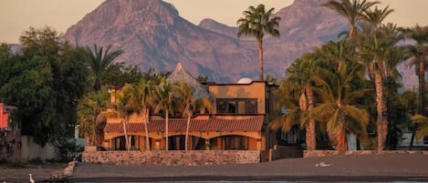 Your beachfront Shangri-La in Loreto!