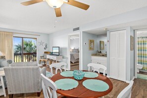Enjoy meals and conversations here!