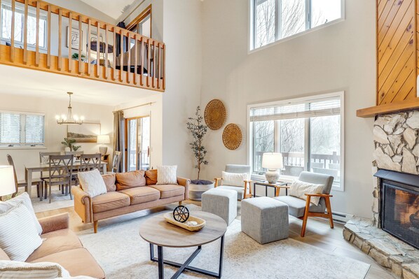 Sugar Mountain Vacation Rental | 3BR | 3BA | 1,700 Sq Ft | 2 Steps Required