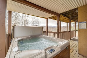 Lower Deck | Central Heating | No A/C